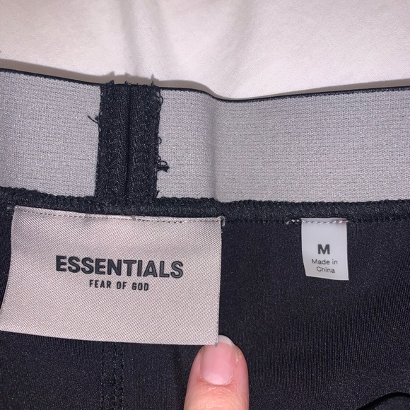 Essentials leggings - Picture 4 of 4
